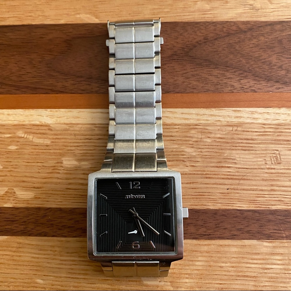 Nixon “The District” Watch